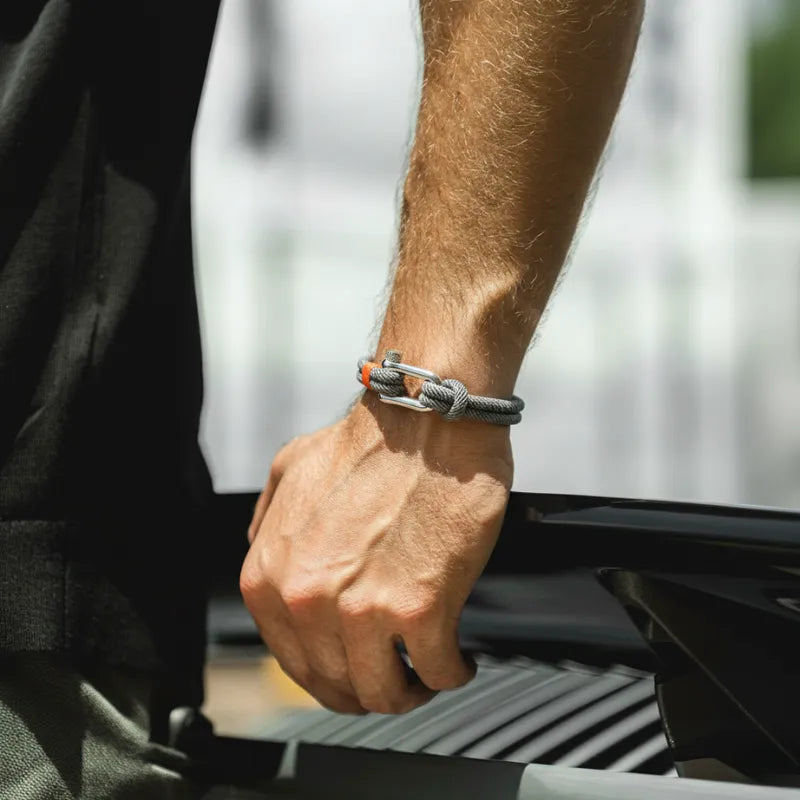 Graues Tau-Armband Strand